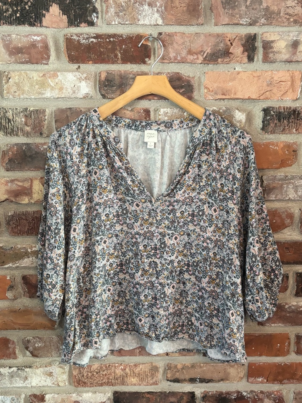 Roan & Ryan Evereve Floral V Neck Boxy Long Sleeve Blouse Shirt Top, L